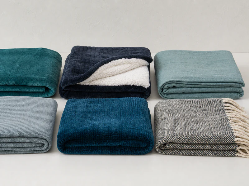 Flannel throw blanket product sample