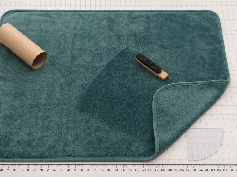 Flannel throw blanket product sample